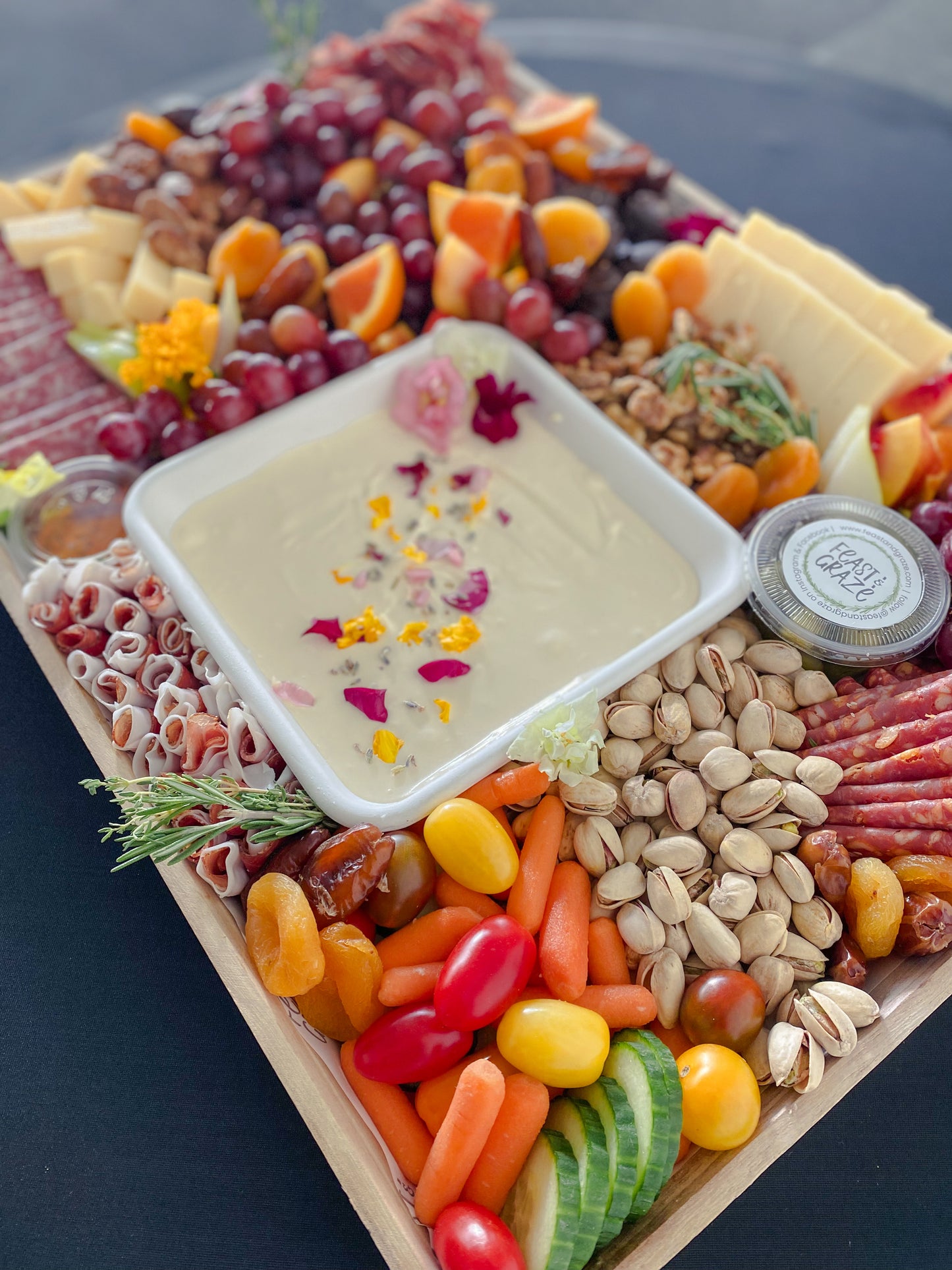The Signature Platter (feeds up to 25)