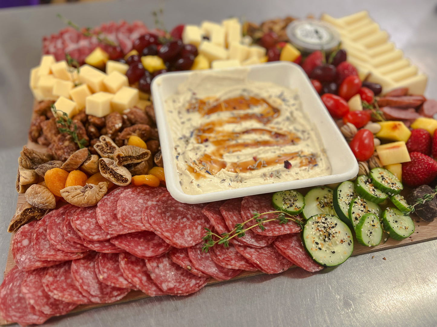 The Signature Platter (feeds up to 30)